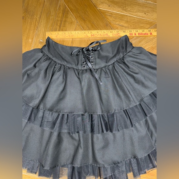 Hot Topic Black Tiered Tutu Skirt - so cute with lace up accent - size small - Picture 6 of 9